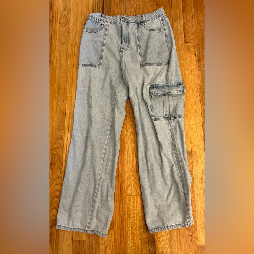 Forever 21 Light Straight Jeans with 5 Pockets Women’s 31